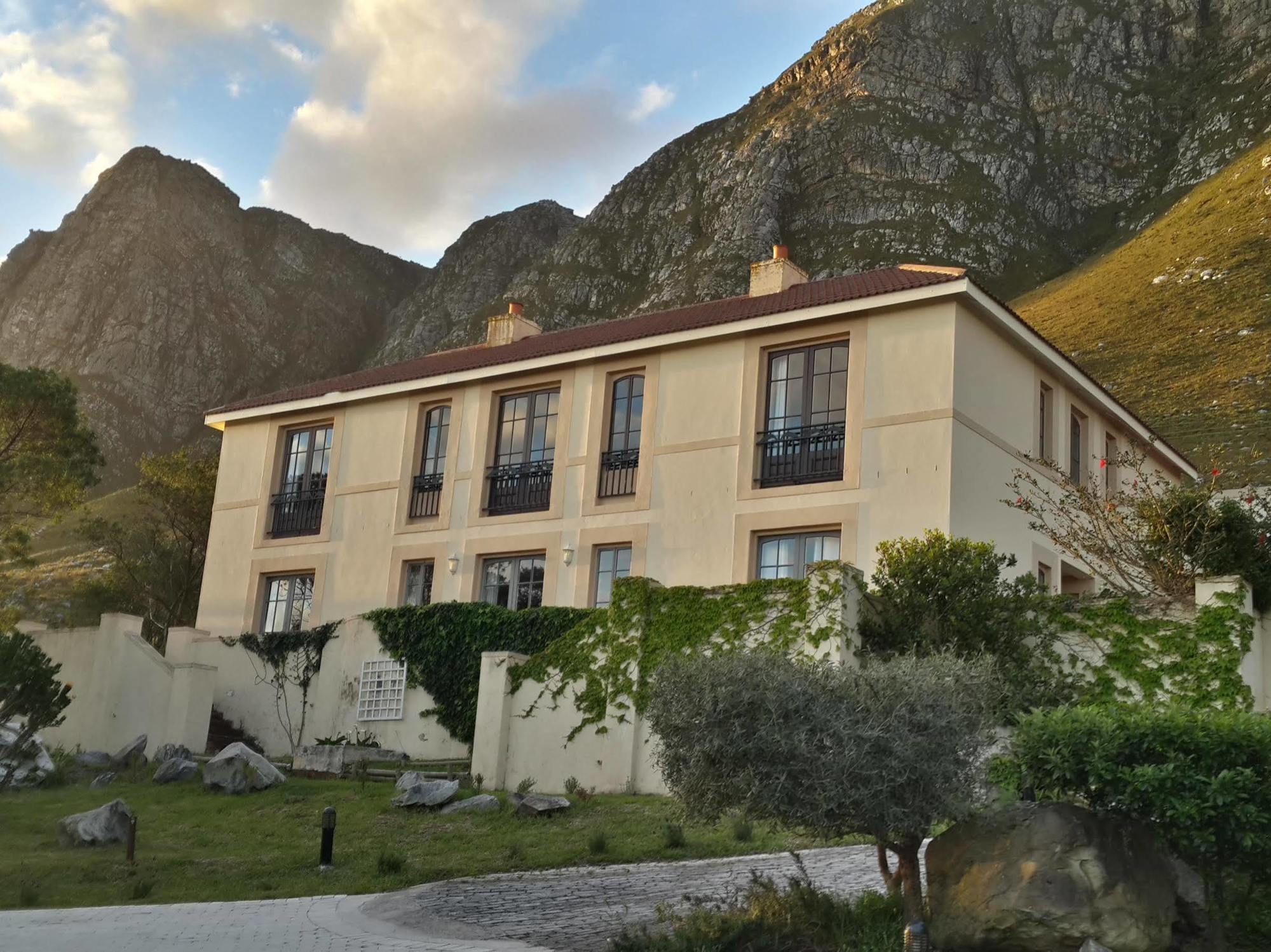 Bucaco Sud Guest House Bettyʼs Bay Exterior foto